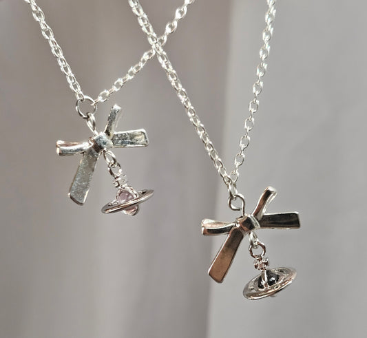 Orbit Bow Mini Necklace